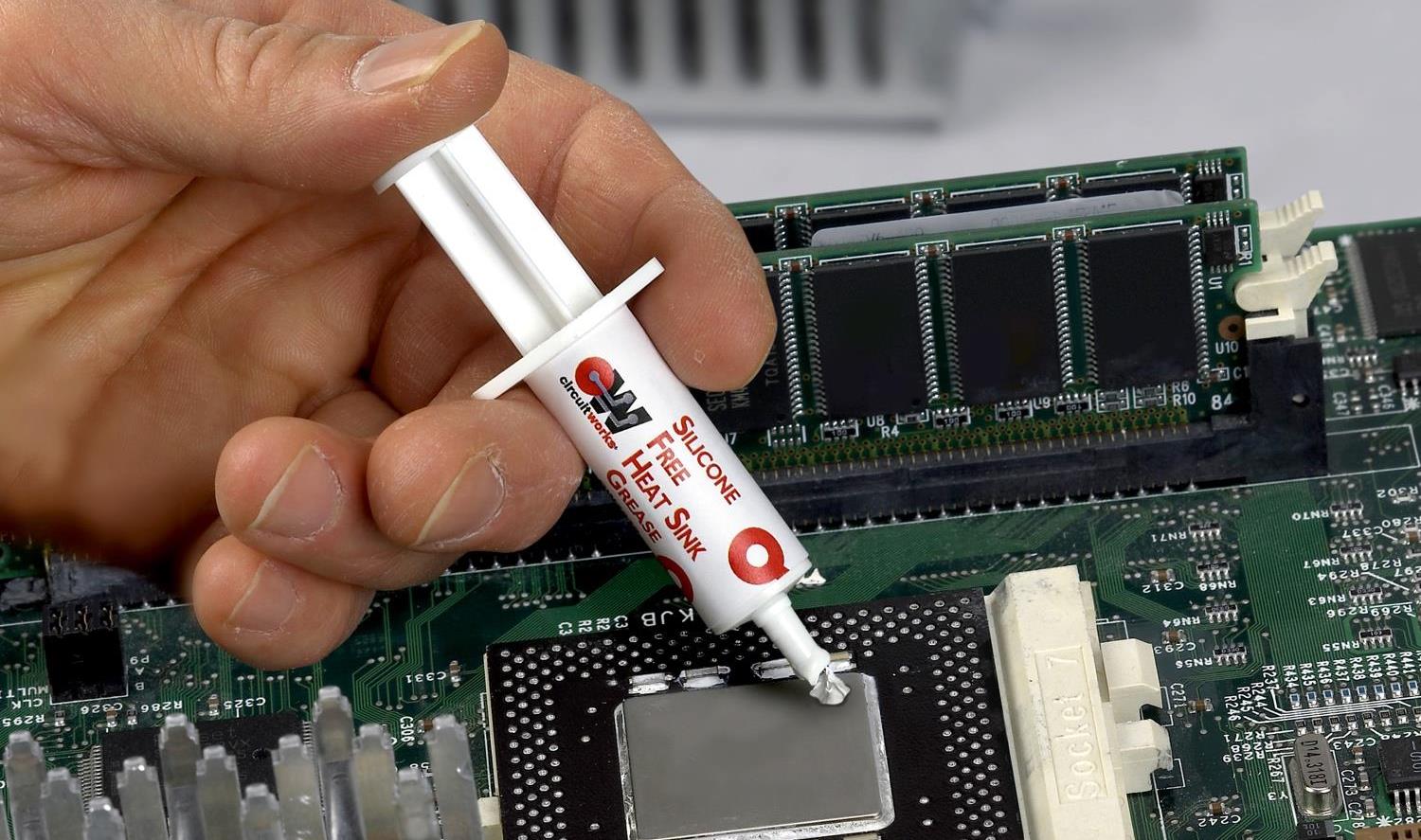 משחת קירור לאלקטרוניקה ללא סיליקון CHEMTRONICS CW7270